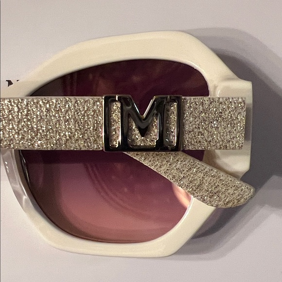 BRAND NEW GUESS BY MARCIANO GM00007 25F SUNGLASSES. NWOT - Picture 12 of 12